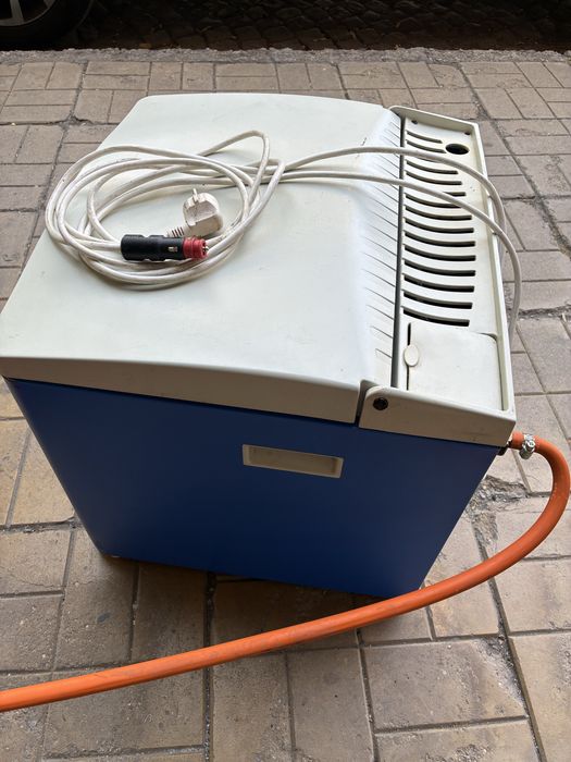 Хладилник тип ракла на 12v,220v и газ