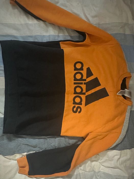 Суитшърт и блуза