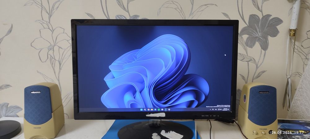 Продам мониторы  21"5