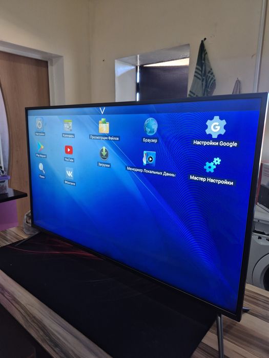 Smart TV Yasin 107 см титановый корпус