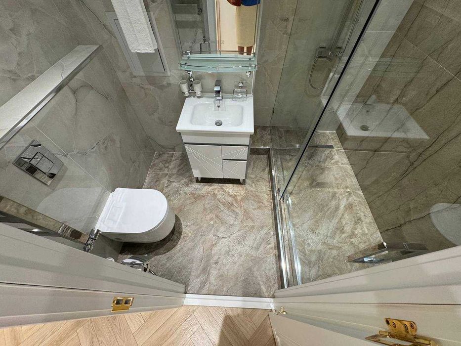 Sotiladi 1 xonali 2 xona qilingan Yakkasaroy Shota Rustaveli ID10