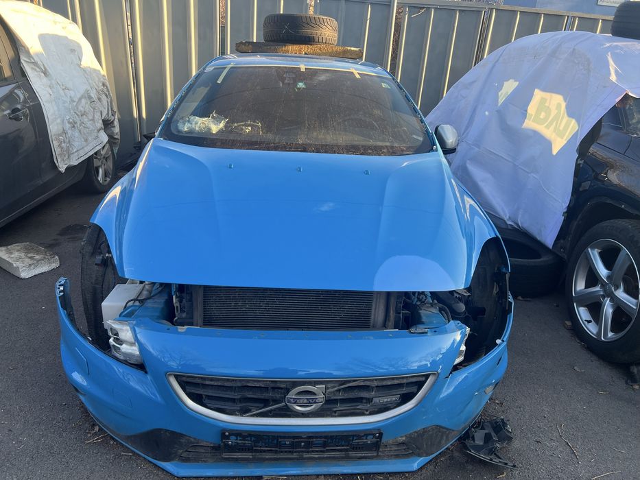 Volvo V40 D3 R-Design НА ЧАСТИ