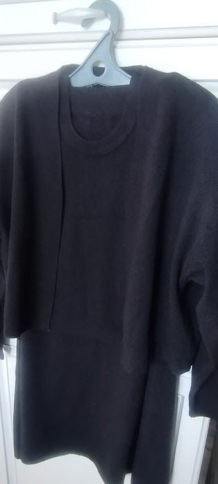 Срочно продам костюмы новые