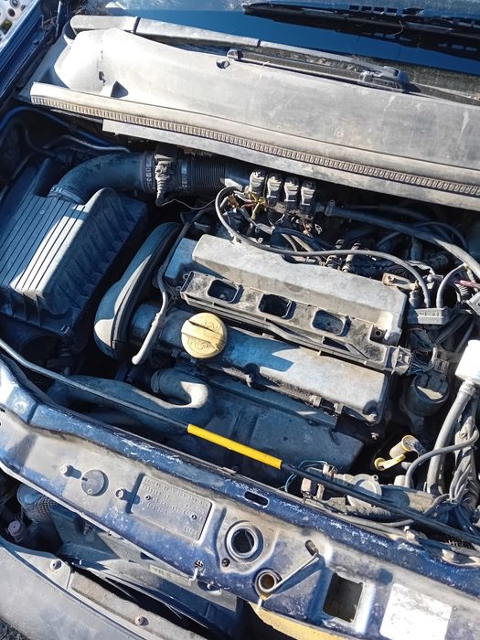 Продавам Зафира на части 1.8 16в.115кс.99г.