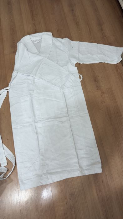 Продам вафельные белые халаты