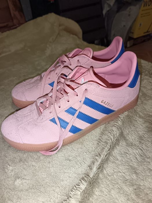 Чисто нови Adidas Обувки