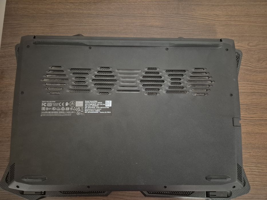 Vând laptop Lenovo IdeaPad Gaming 3