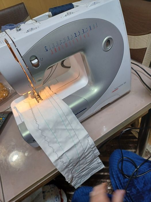 Masina cusut Bernette