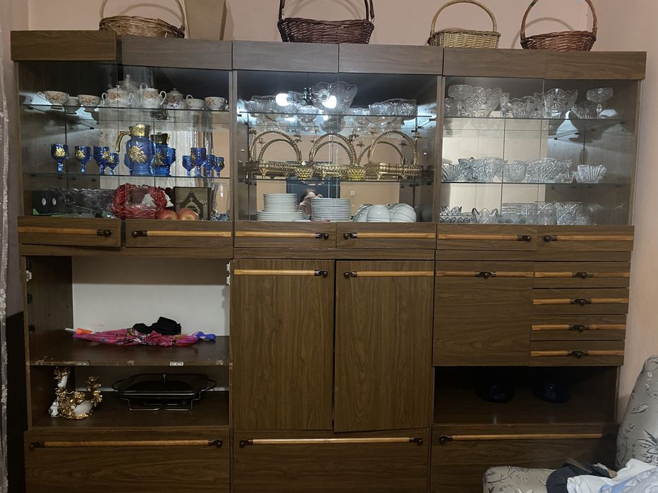 Продам Стенку натуральное дерево