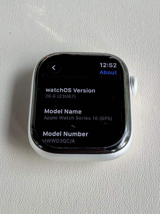 Apple Watch Series 10 42mm GPS Silver Aluminium – Pachet complet