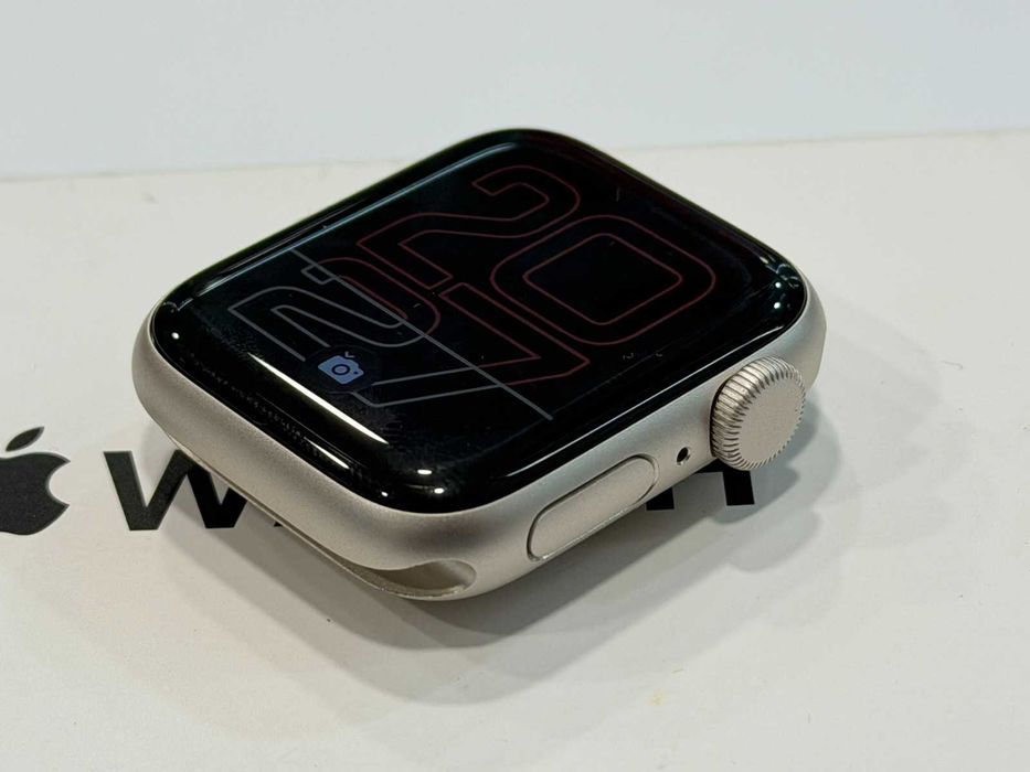 Apple Watch SE 3 40mm Starlight