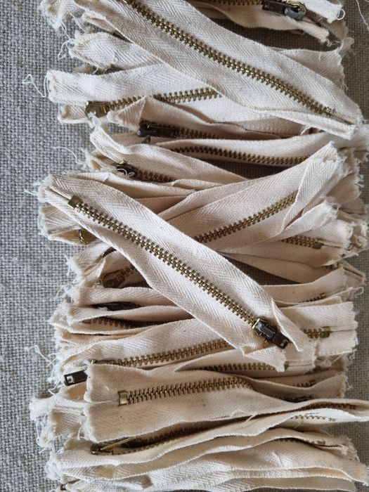 Pachet 80 buc Fermoare . 12 cm. Noi.