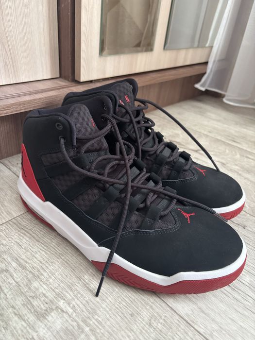 Продам кроссовки Nike