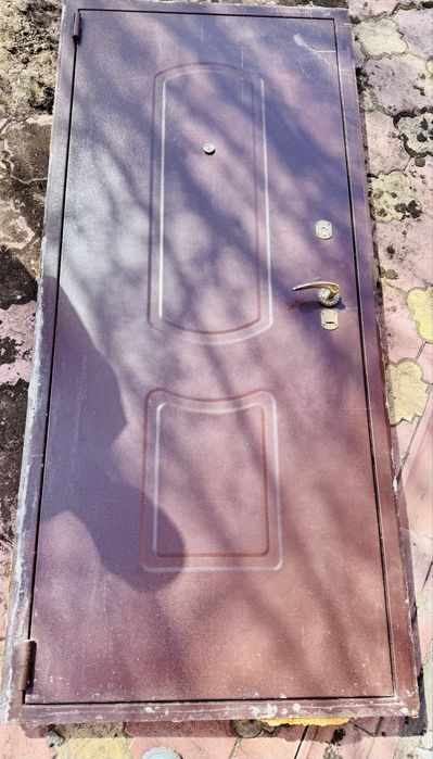 Продам дверь входную