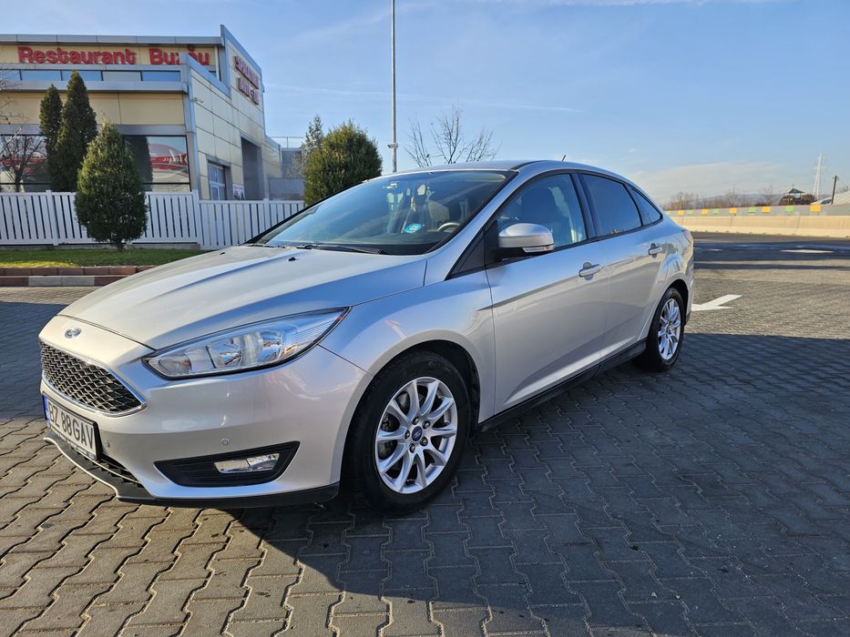 Ford Focus Sedan 3