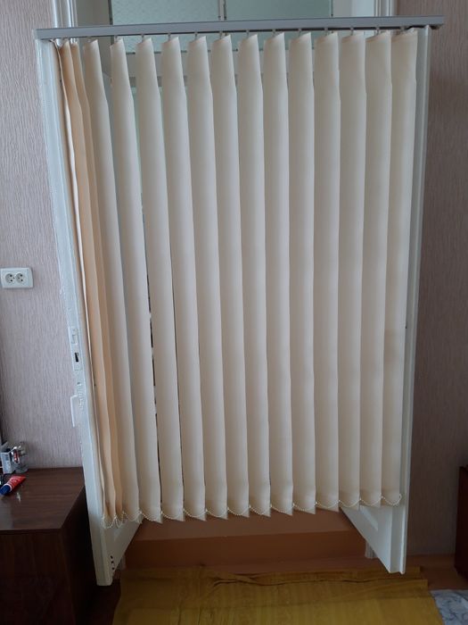 Жалюзи для окна.