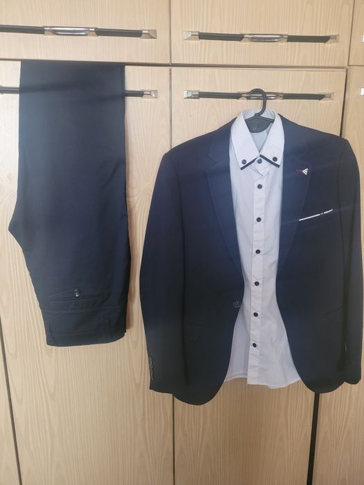 Костюм за тържествени случай