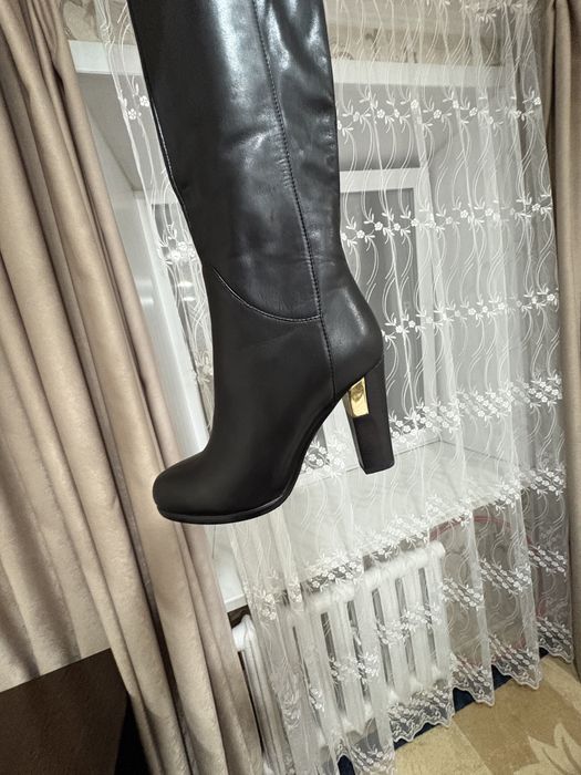 Продам новые зимние сапоги. Натуралка!