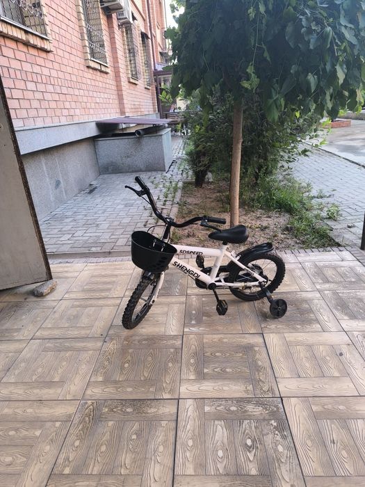 Detski velosiped sotiladi