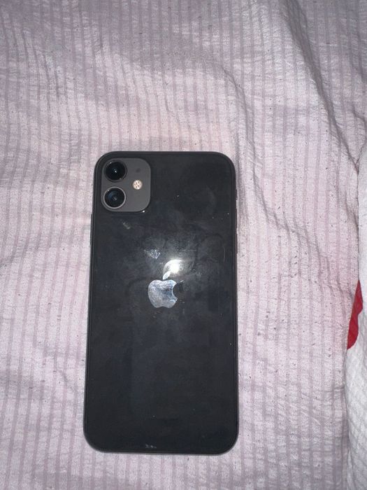 Продам Айфон 11 СРОЧНО