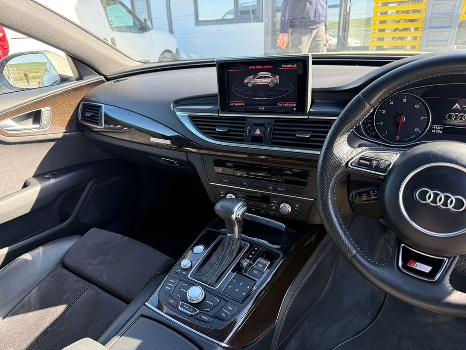 Dezmembrez Audi a7 sline 4X4 2014 3.0 tfsi CGWD cutie PXF culoare LY1P