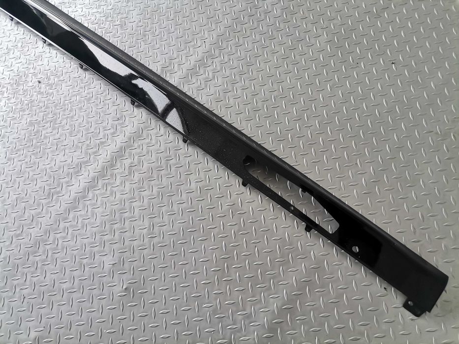 Нов ORIGINAL дясна лайсна за праг Mercedes SL 63 AMG R232 W232