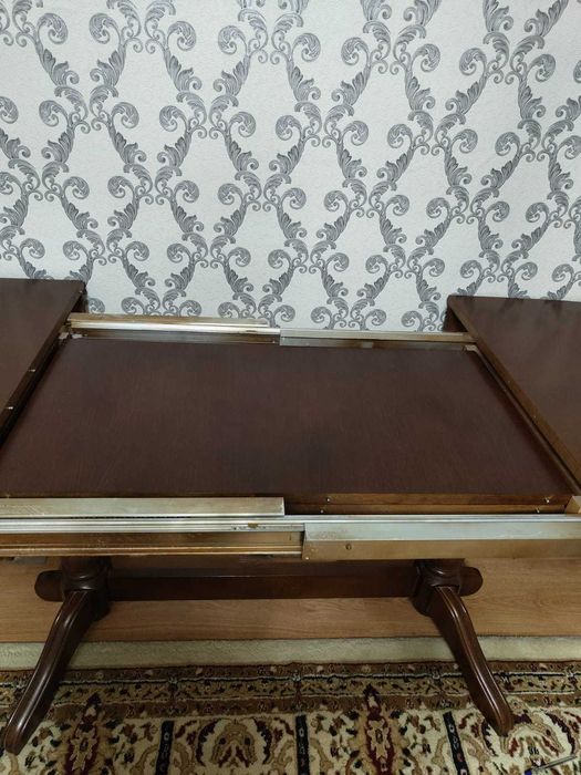 Продаю большой дубовый стол