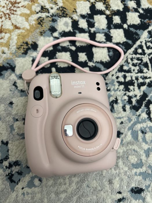 instax mini 11,новая (пользовалась только 1 раз)