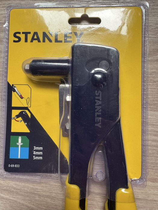 Продам молоток клепальный Stanley