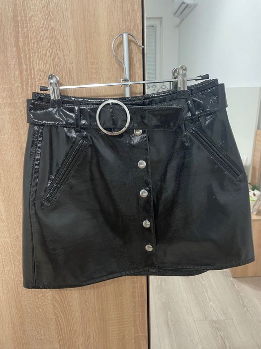 Нови къси черни поли