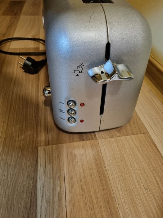 Prajitor paine DeLonghi