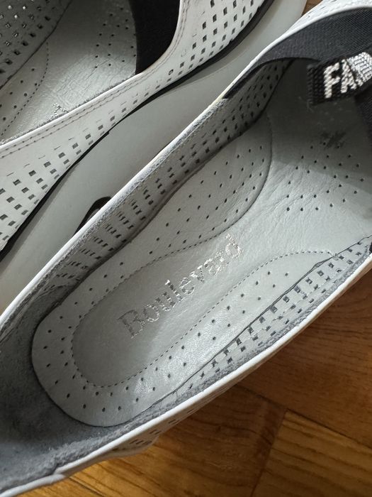 Сапог и Bershka шлепка и Кожаная обувь турецкая