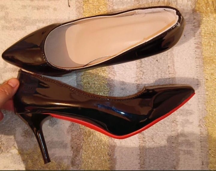 Продам элегантные туфли