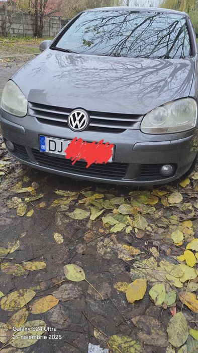 Vand Golf 5,pret 2.100 euro,negociabil