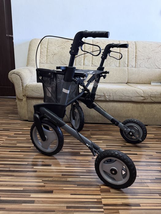 Cardru rulant deplasare batrani dizabilitati (ca nou)