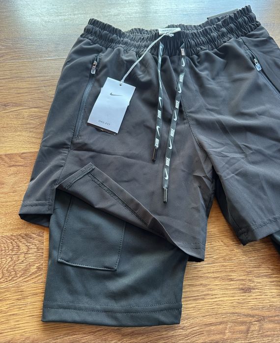 Мъжки шорти с клин Nike,черен цвят и гумирано лого