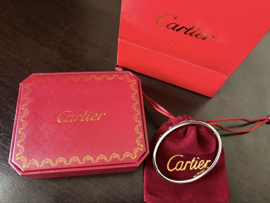 Bratara Cartier Love cu motiv de suruburi