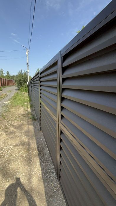 Заборы жалюзи из оцинкованная листа.