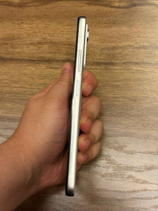 Продается телефон Xiaomi Redmi Note 12 pro. Срочно!