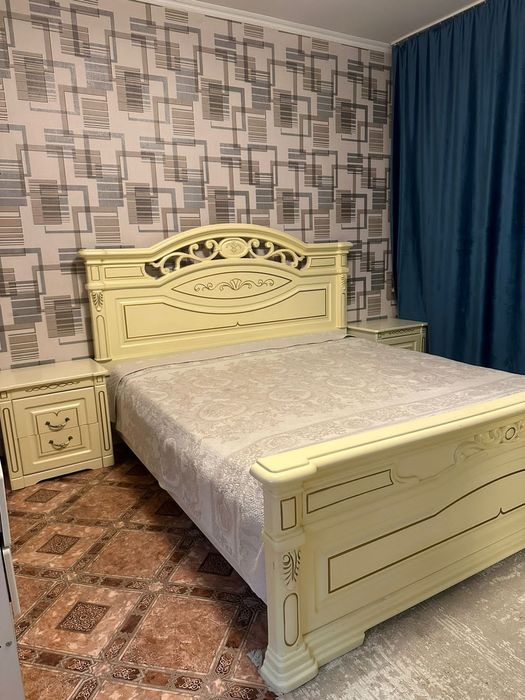 Продам спальный гарнитур