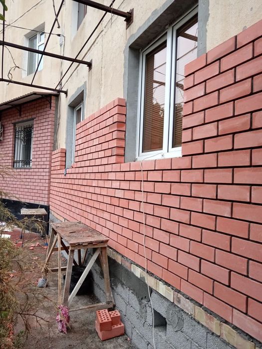 Кладка кирпич балкона