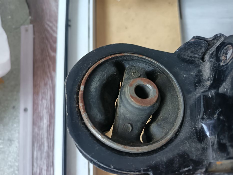 Подушка КПП Mitsubishi Galant e55