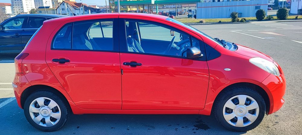 Vând Toyota YARIS ,în Sibiu.
