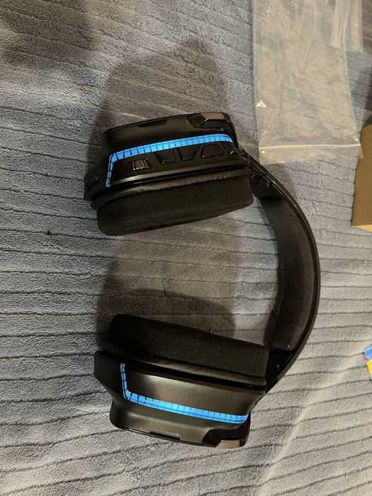 Casti de gaming Logitech G935 cu bureti noi