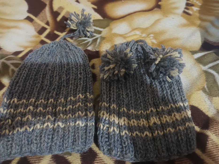 Продавам вълнени шапки