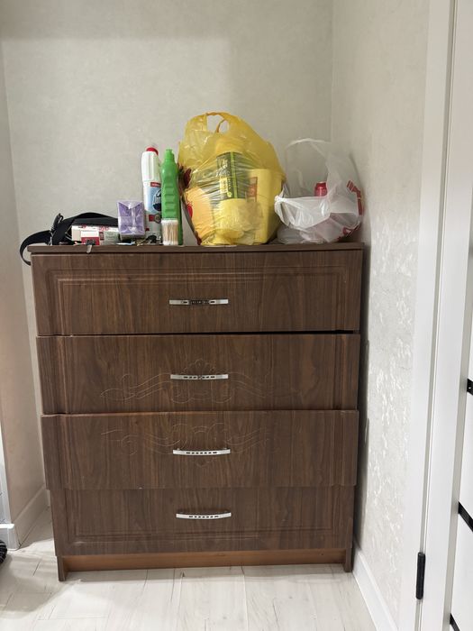 Шкаф,тумбочка,мебель