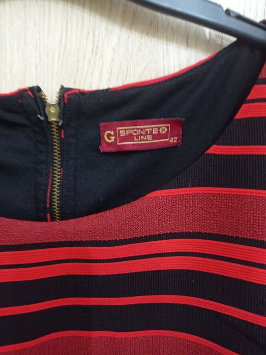 Платье женское..