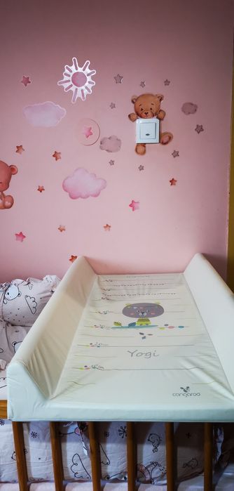 Твърд повивалник за бебешка кошара