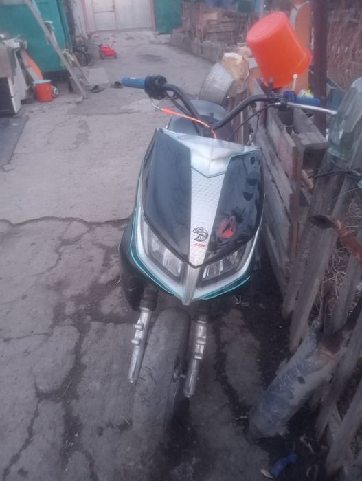 Продам м8 на ходу