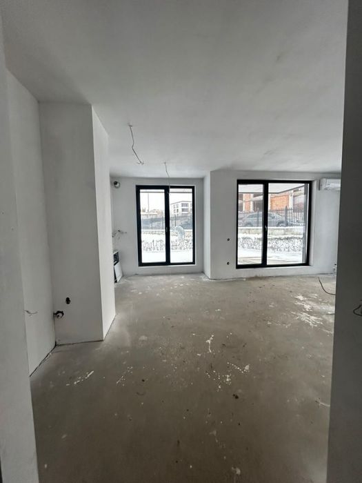 Дава се под наем Тристаен апартамент в София, Студентски град - 120 кв.м за 313000 € - Снимка #1